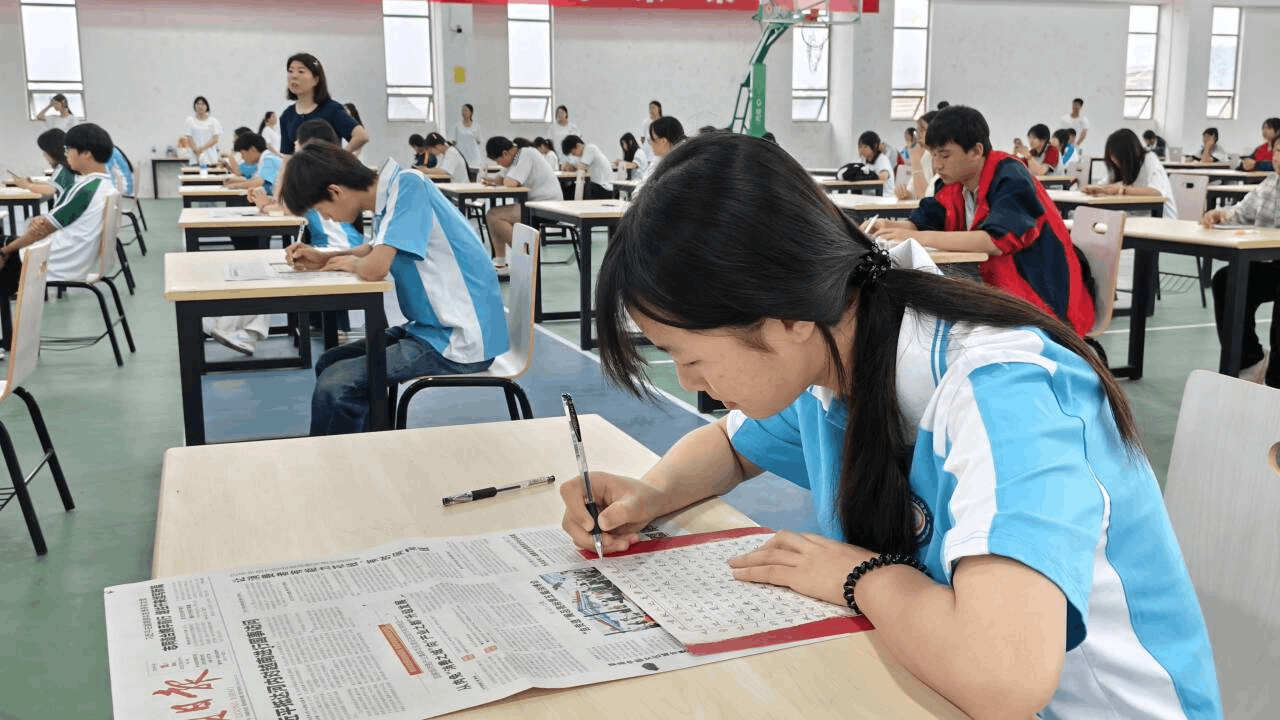 我校学子参加2025年自贡市、荣昌区中等职业学校学生现场书法比赛